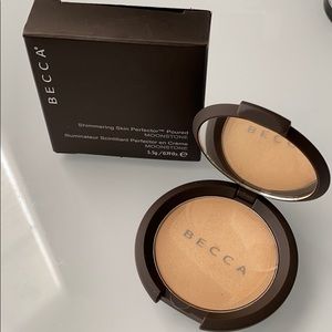 BECCA Shimmering Skin Perfector Poured - Moonstone